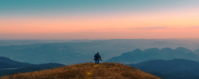 晚上爬山是什么梗