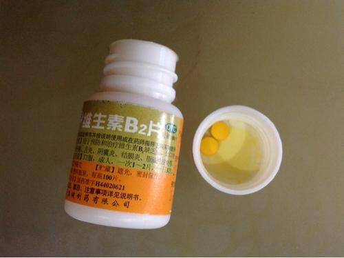  维生素B12缺乏的临床表现有哪些？- 缺维生素B12有哪些表现？