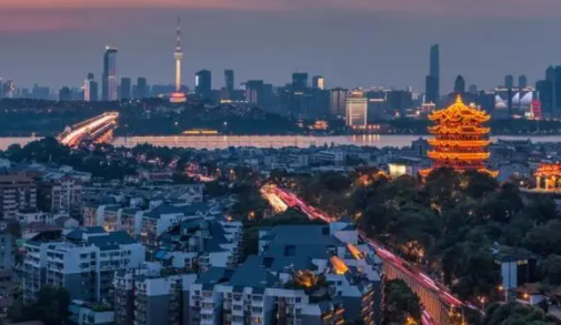 夜上黄鹤楼70岁免票吗-黄鹤楼灯光秀每天都有吗