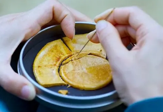 鱿鱼游戏的糖饼好吃吗-鱿鱼游戏糖饼什么味道