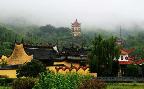 女人不要经常去寺庙有什么说法-女人经常去寺庙有啥危害