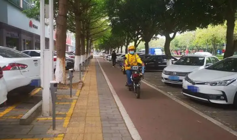 马路边什么线可以停车-马路台阶上停车算违章吗