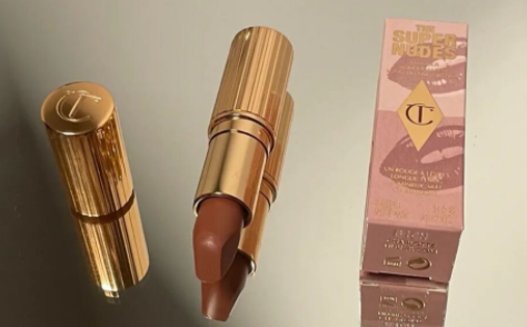 Charlotte Tilbury 新色super fabulous什么颜色-CT口红super fabulous上嘴试色