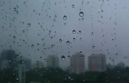 出嫁下大雨好不好-出嫁那天下大雨预示着什么