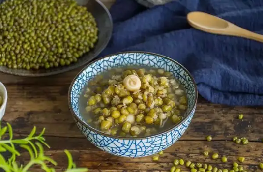 绿豆汤直接煮好还是绿豆泡一下好-煮绿豆汤绿豆要不要泡一下