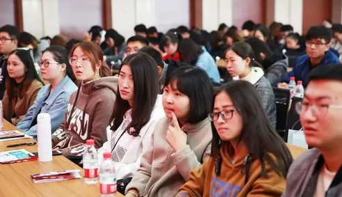 2022大学生秋季开学后能不能自由出入学校-大学生秋季开学后会不会继续封闭管理