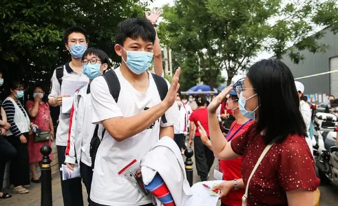 高考去考场可以带手机吗-高考可以带手机放考场外吗