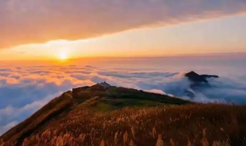 武功山住什么酒店看日出好-武功山住山上还是山下好