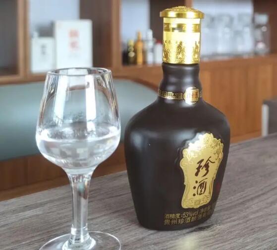 茅台汉酱对比珍十五哪个好，当然是珍十五其酱味和层次感更好