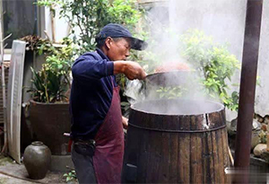 自酿白酒为什么会出现异味？怎样去异味？ 