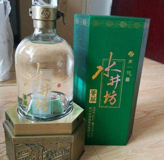 水井坊菁翠为什么这么贵什么级别，内外兼修的超高端酒款有底气