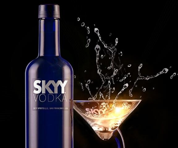 skyy是什么酒，是美国产的深蓝伏特加口感相对更柔一点