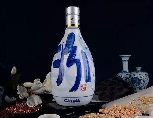 山西汾酒什么香型的酒，是清香型白酒的代表还是茅台的师傅