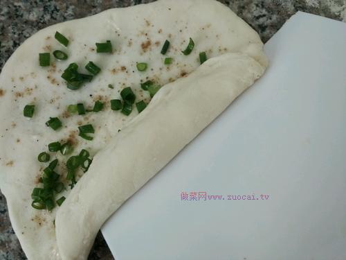 椒盐葱油饼的做法