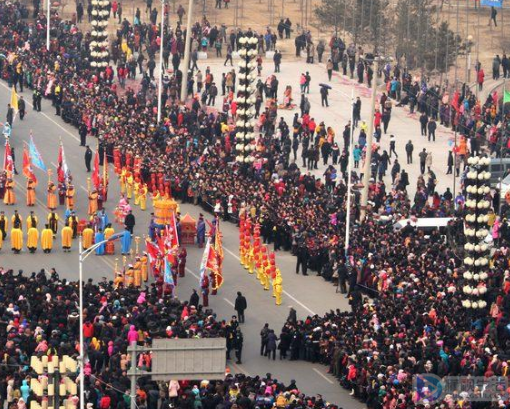 万人空巷是什么意思