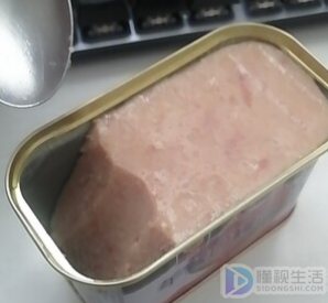 午餐肉怎么取出来