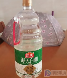 玻璃上的油漆用什么可以清洗