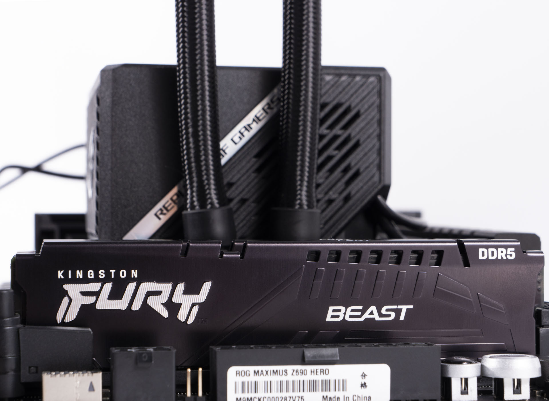 暴爽游戏 Kingston FURY野兽（Beast）DDR5内存测评