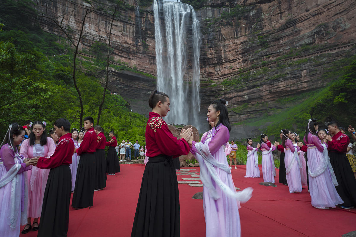 梦见自己下个月要结婚 女人梦见自己即将结婚 