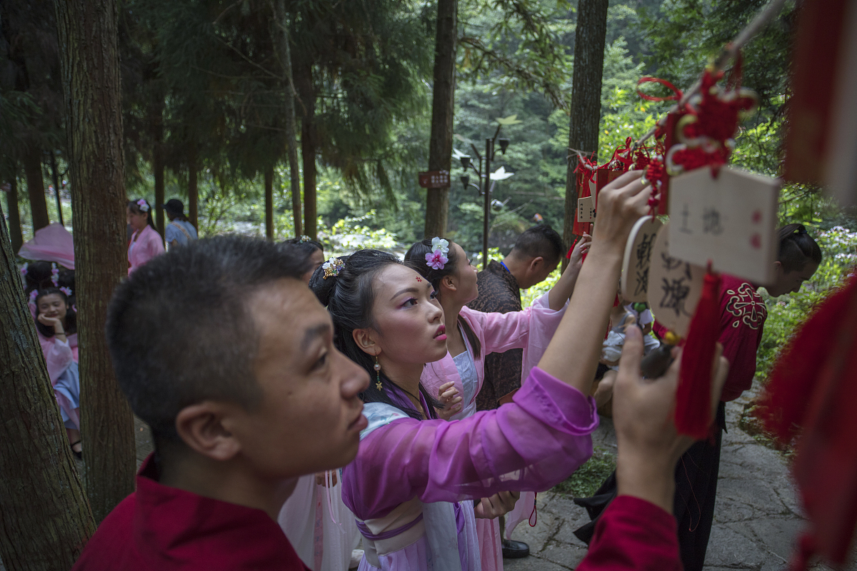 梦见自己下个月要结婚 女人梦见自己即将结婚 