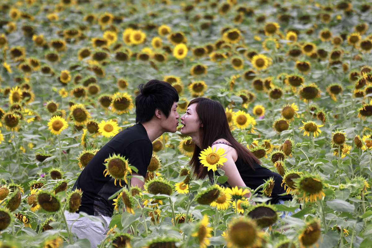 梦见别人结婚是什么意思 梦见自己和别人结婚 