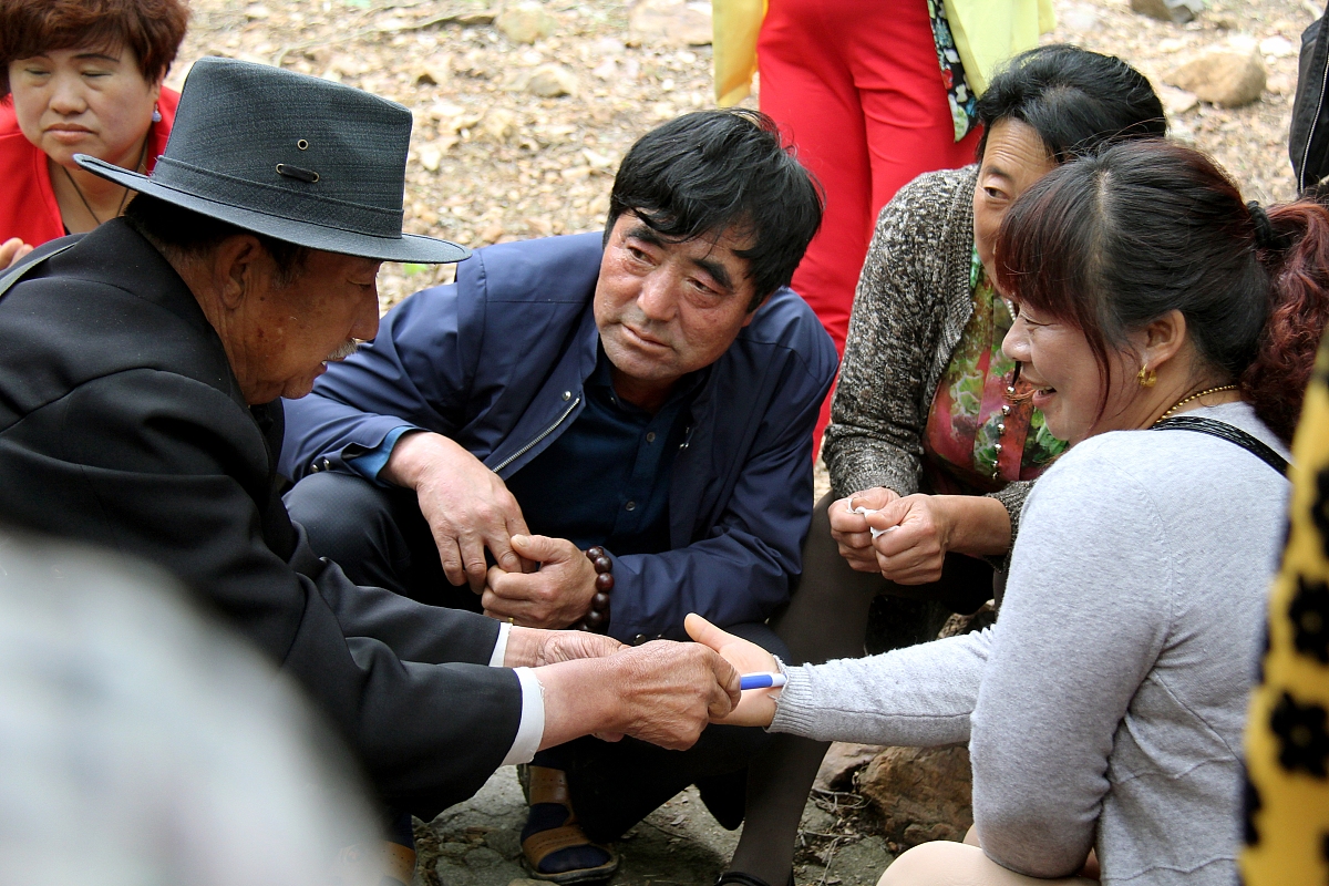 能嫁官员的女命八字 有贵妇命的女人八字 