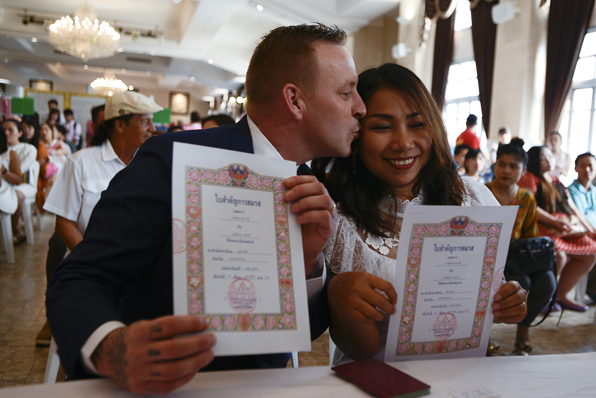 结婚祝福语8个字结婚贺词 祝两位新人结婚祝福语 