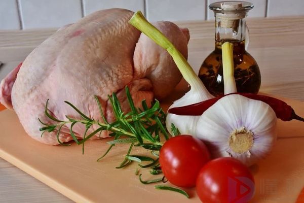 鸡肉和鸭肉哪个营养价值高