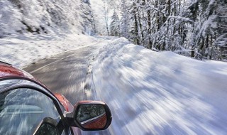 冰雪路面行车要注意什么（冰雪路面行车要注意哪些事项） 