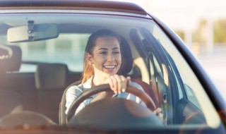 女性打车安全指南（女性该如何安全打车） 