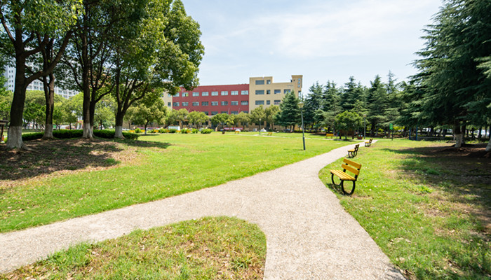 集美大学是几本 