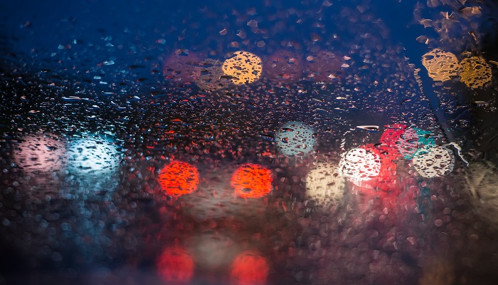 梦见下雨衣服被淋湿是什么意思 