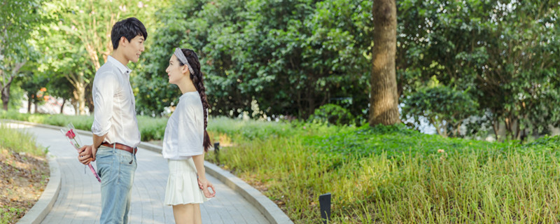 梦见女朋友和别人在一起了 