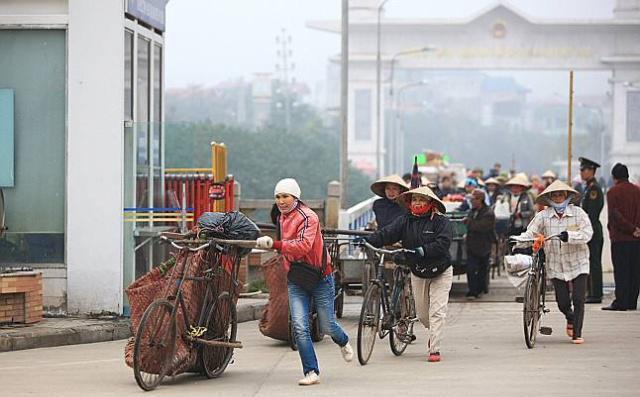 中国这一县城，被越南人称为“天堂”，到处都是越南姑娘！很美