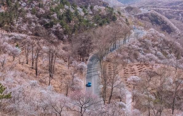 北京的“魔鬼公路”，堪比秋名山，是北京的最美悬崖公路