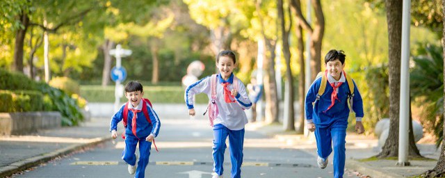 小孩不听话该怎么教育_小孩不听话该如何教育