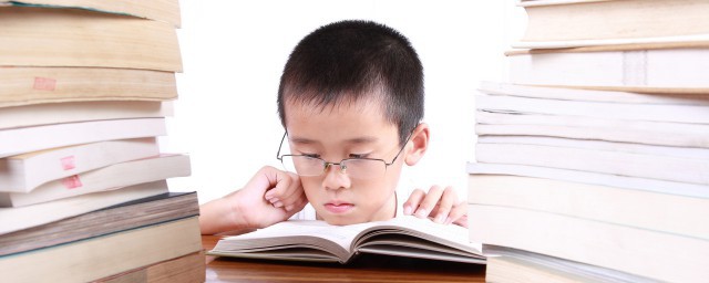 孩子读书总是添字漏字错字怎么办_如何纠正孩子读书添字漏字