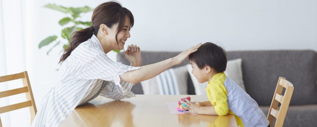 小孩怕老师不敢跟老师说话怎么办_小孩怕老师不敢跟老师说话如何好