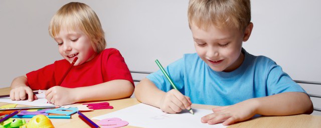 孩子内向爱打人怎么引导_孩子内向爱打人引导方法