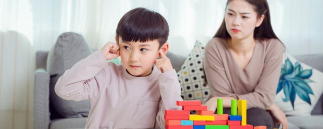 父母该怎么教育叛逆期的孩子_父母如何教育叛逆期孩子