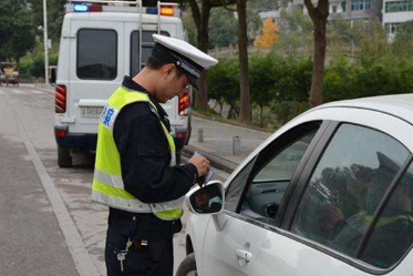 无证驾驶出了事故怎么处罚?保险公司赔吗