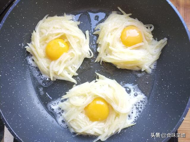 鸡蛋和土豆丝可以一起烙煎饼吗（懒人早餐鸡蛋土豆饼做法攻略）