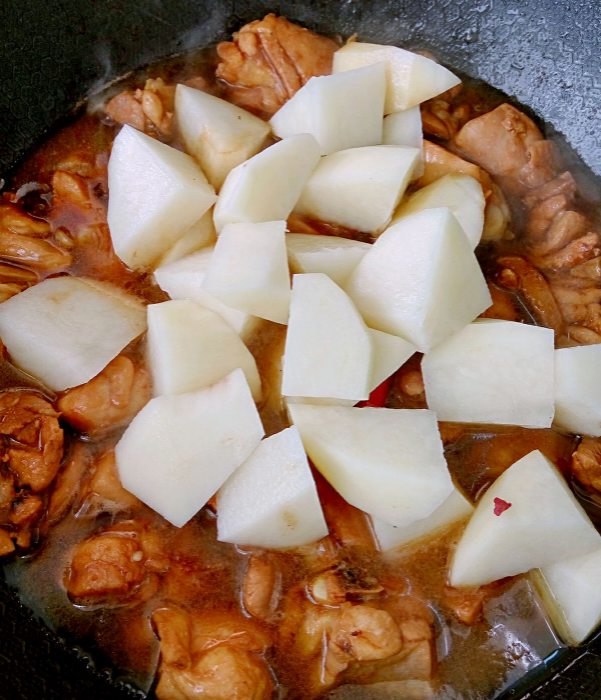 鸡怎么烧又嫩又好吃（分享鸡肉鲜嫩入味方法步骤）