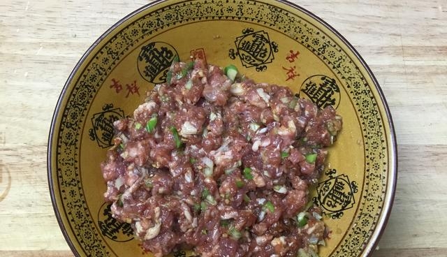 牛肉馅饺子蒸多长时间能熟呢（牛肉馅蒸饺做法图解）