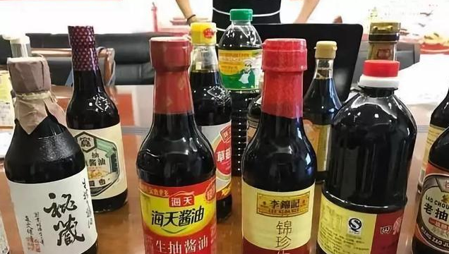 酱油和生抽哪个更好吃（生抽老抽味极鲜区别对比图）