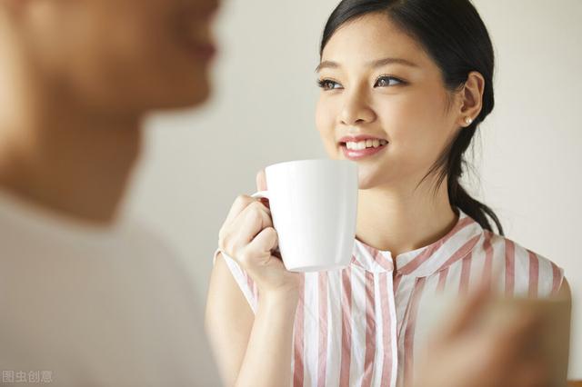 如何和刚认识的女孩在微信上聊天（微信聊天的4种轻松搭讪方式）