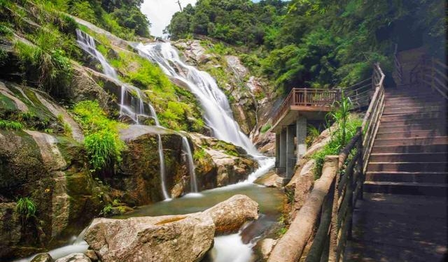 福建龙岩旅游必去十大景点推荐（福建龙岩有哪些值得去的景点）