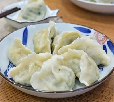 冷冻蛤蜊肉的做法有什么（鸡蛋蛤蜊韭菜饺子教程）