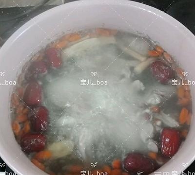 鸽子汤用什么材料炖（大补的鸽子汤做法步骤）