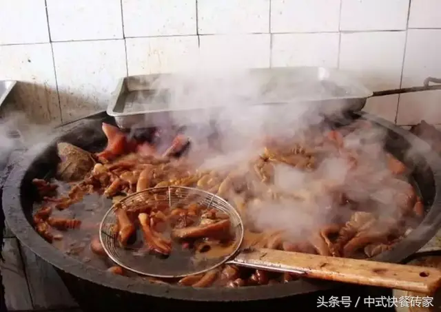 卤牛肉要卤多长时间（各种肉类的卤制时间控制技巧）